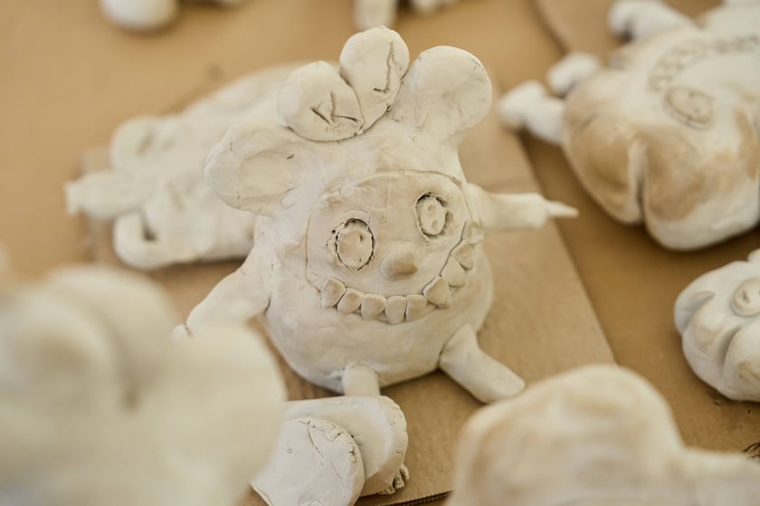 W Mia Art Gallery na placu Solnym 11 można oglądać jedyne w swoim rodzaju pluszaki w rozmiarze XXXL. Zaprojektowały je dzieci.