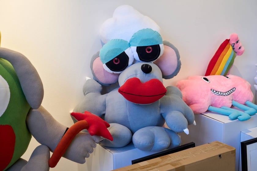 W Mia Art Gallery na placu Solnym 11 można oglądać jedyne w swoim rodzaju pluszaki w rozmiarze XXXL. Zaprojektowały je dzieci.