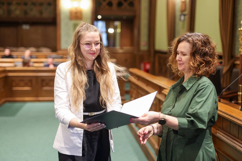 Uroczystość wręczenia miejskich stypendiów w Ratuszu - 25 marca