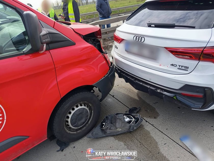 Kolizja trzech samochodów na autostradzie A4 między węzłami Wrocław Południe i Pietrzykowice 12 kwietnia 2026 r.