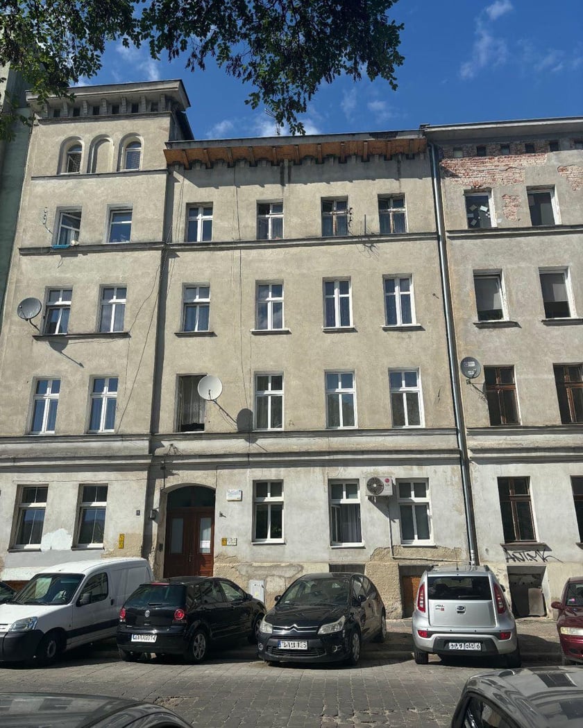 Komunalne kamienice-bliźniaczki z ul. Benedyktyńskiej przejdą renowację.