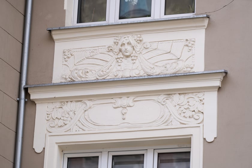 Ruszył remont elewacji frontowej kamienicy przy ul. Cybulskiego 10,