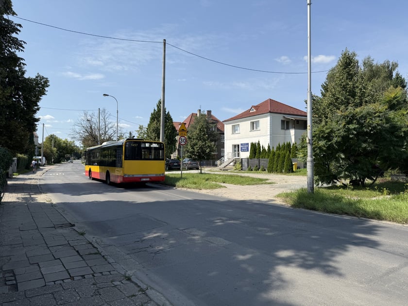 Widok na ul. Krzycką, która przejdzie przebudowę.