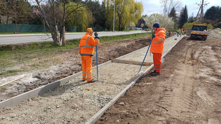 Budowa brakującego odcinka chodnika na ul. Kurpiów na Ołtaszynie.