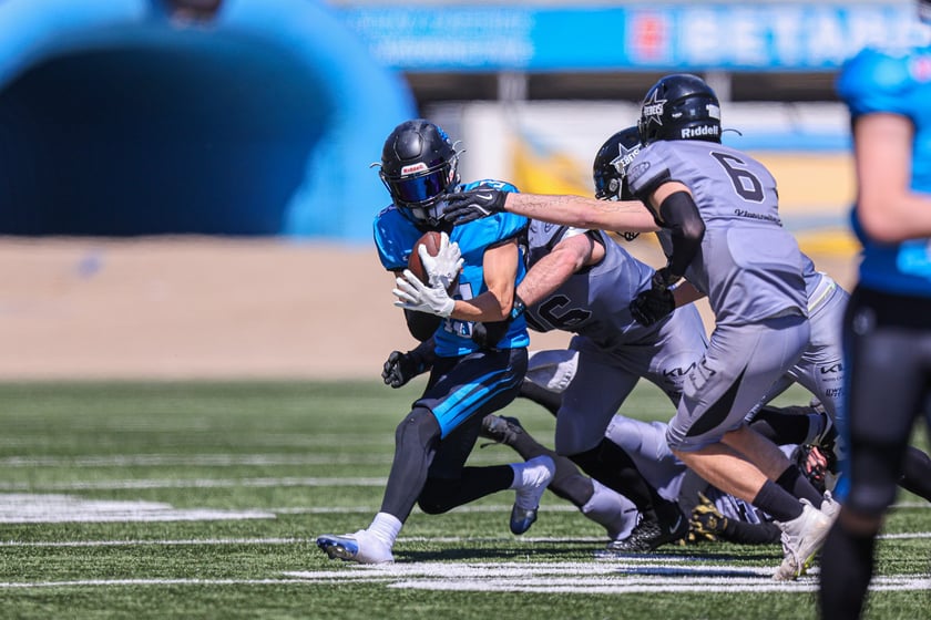 Zawodnicy Panthers Wrocław podczas meczu futbolu amerykańskiego