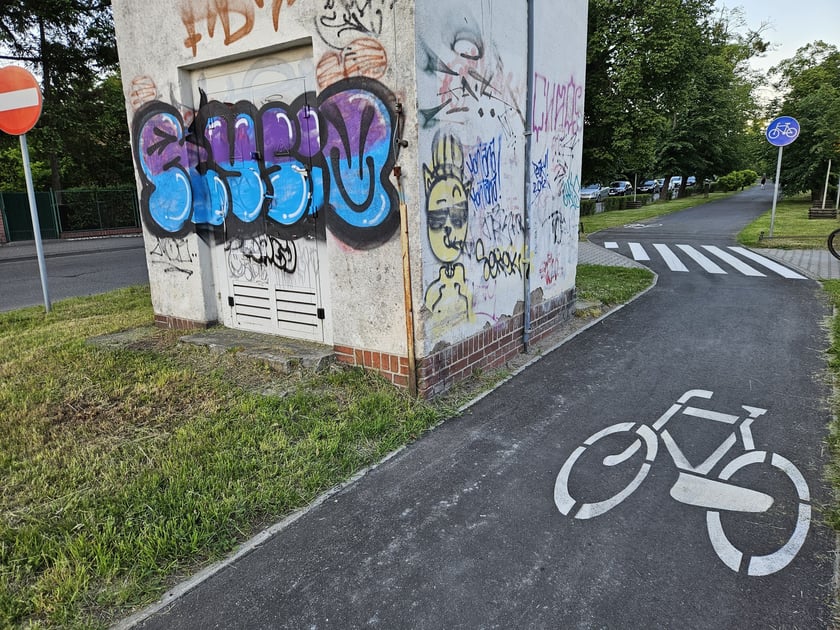 Wyremontowana ścieżka rowerowa na Alei Piastów
