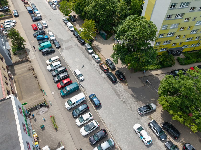 Straż miejska od rana monitoruje sytuację w okolicy i zapowiada stanowczą reakcję na wszelkie pr&oacute;by nielegalnego parkowania