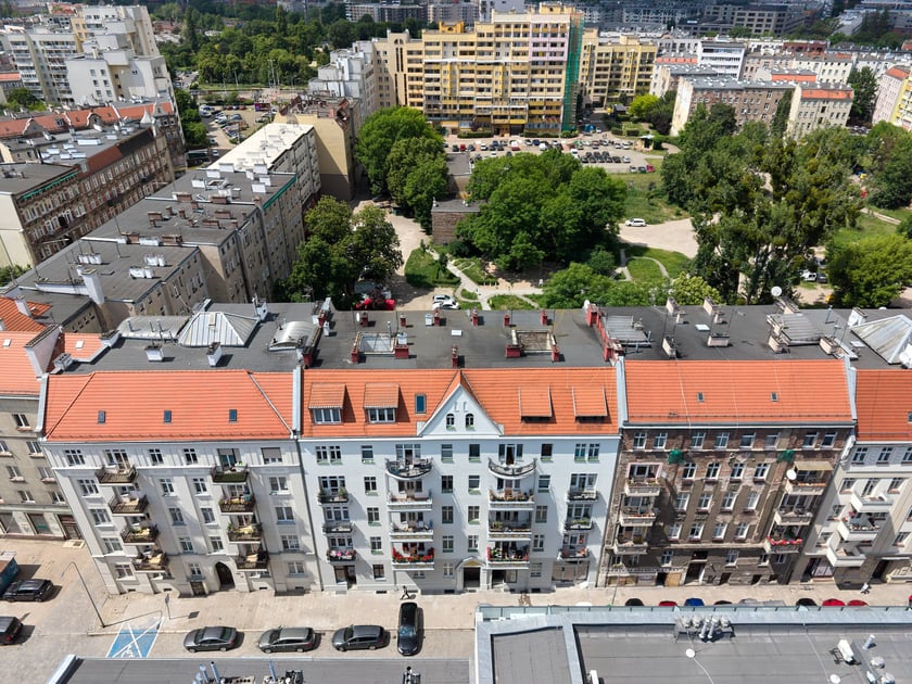 Kamienica przy ul. Żeromskiego 52 po remoncie elewacji.