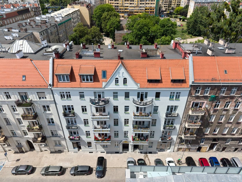 Kamienica przy ul. Żeromskiego 52 po remoncie elewacji.