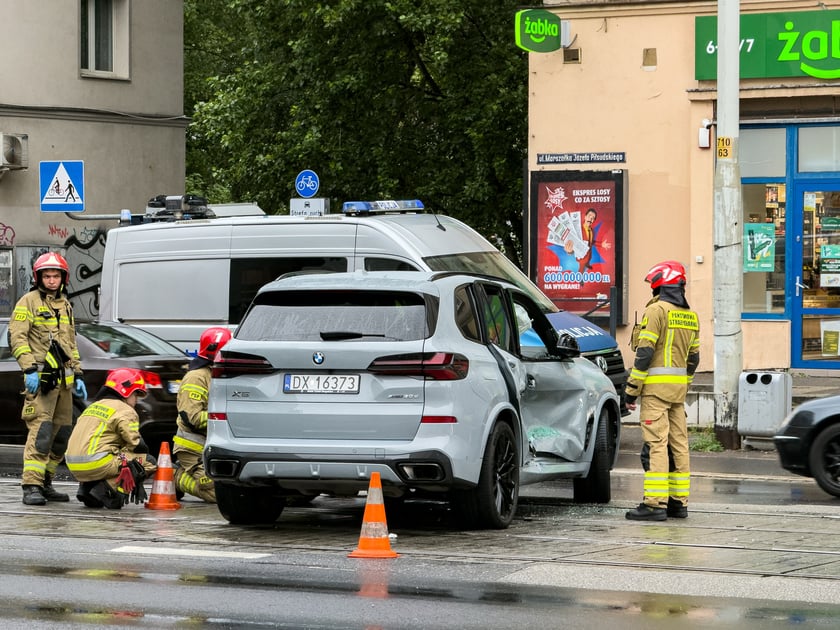 Kolizja samochodu osobowego z tramwajem na skrzyżowaniu ulic Piłsudskiego i Zielińskiego, 3 czerwca 2026 r.