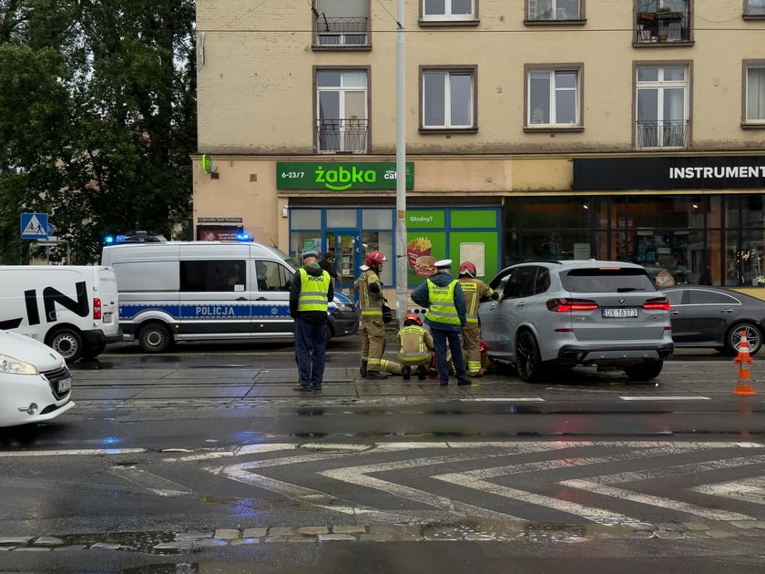 Kolizja samochodu osobowego z tramwajem na skrzyżowaniu ulic Piłsudskiego i Zielińskiego, 3 czerwca 2026 r.
