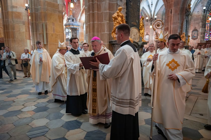 Msza Święta w katedrze w intencji mieszkańców Wrocławia, której przewodniczył arcybiskup Józef Kupny