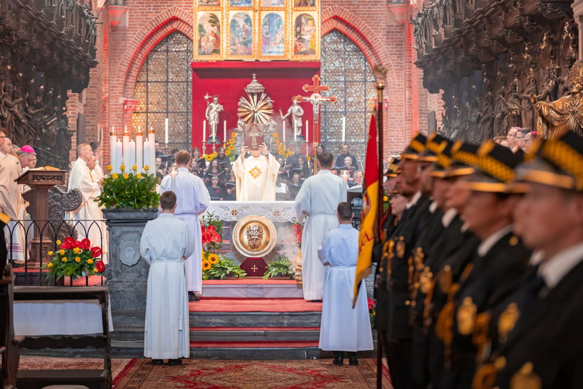 Msza Święta w katedrze w intencji mieszkańców Wrocławia, której przewodniczył arcybiskup Józef Kupny