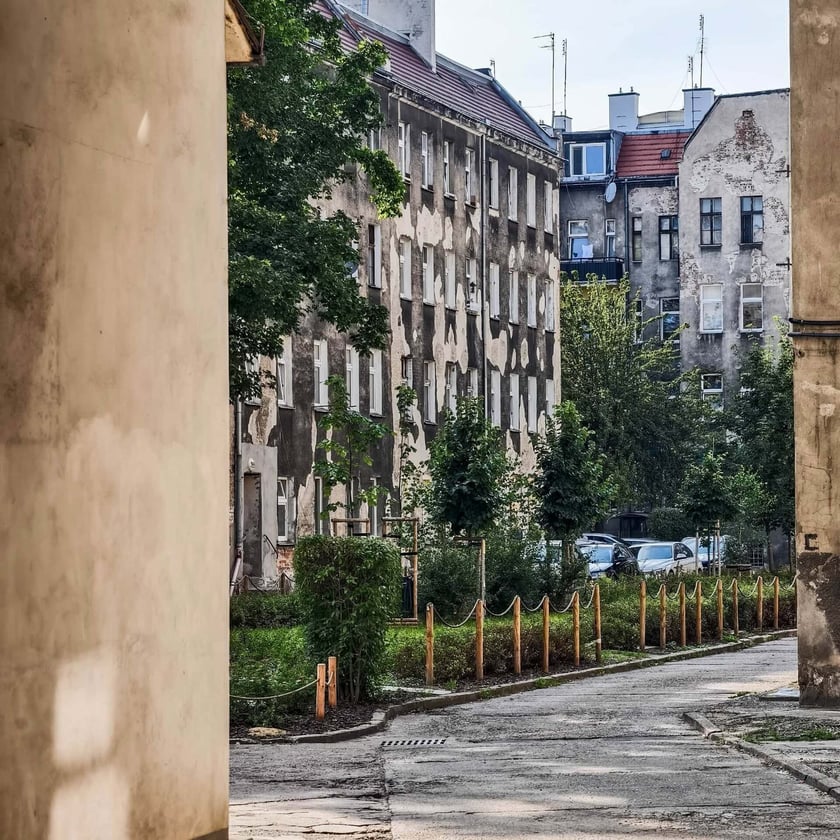 Kamienice przy ul. Nowowiejskiej 86a, 88a, 90a–92a, 90b i 92b.