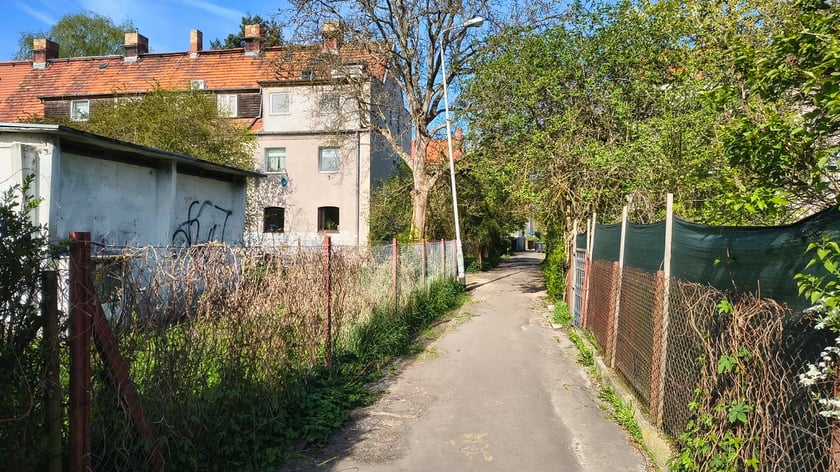 Obecny stan nawierzchni na ul. Boznańskiej.