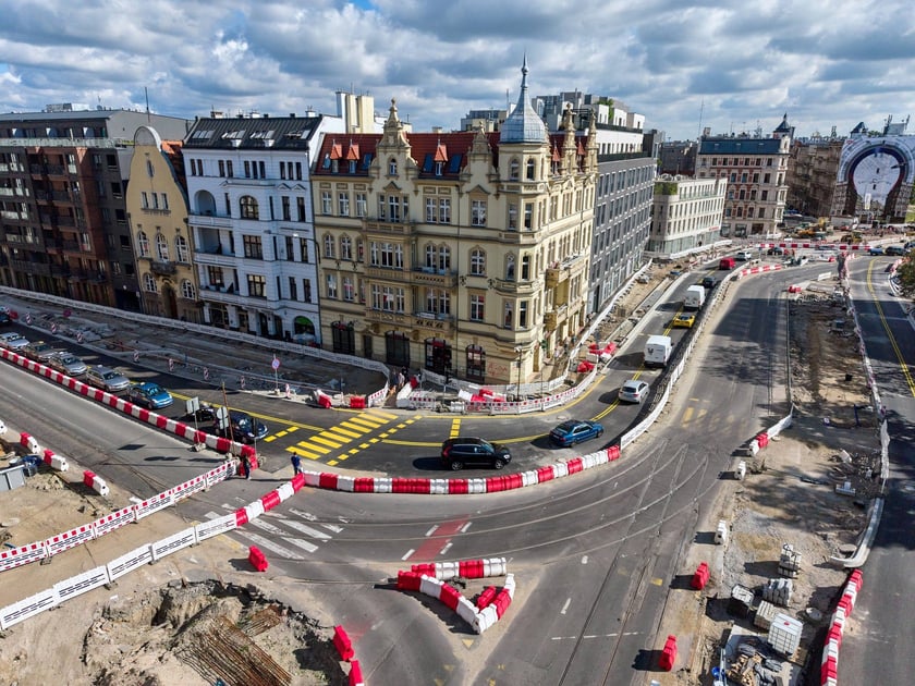 Przebudowa ulic  Drobnera i Dubois. Od soboty 11 lipca kierowcy jeżdżą po nowo wybudowanych jezdniach.