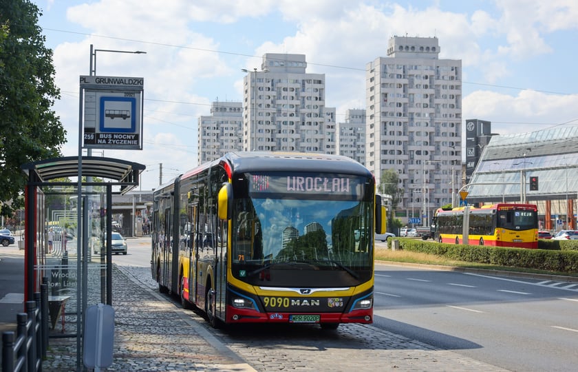 Elektryczny autobus przegubowy MAN Lion’s City 18 E.
