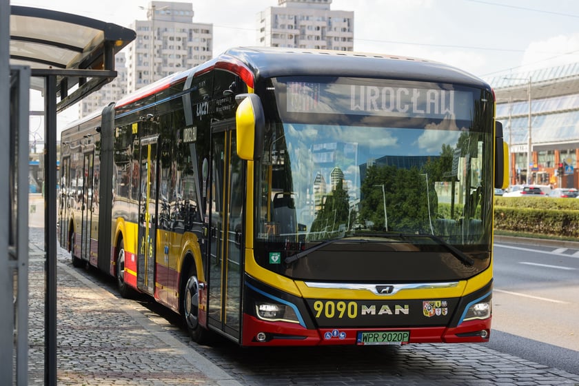 Elektryczny autobus przegubowy MAN Lion’s City 18 E.