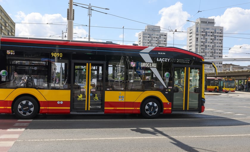 Elektryczny autobus przegubowy MAN Lion’s City 18 E.