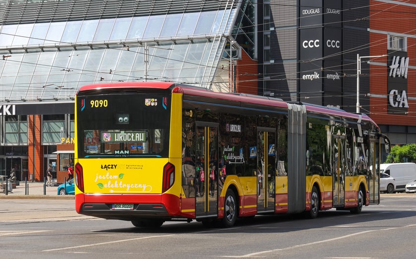 Elektryczny autobus przegubowy MAN Lion’s City 18 E.