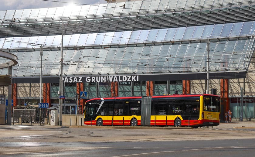 Elektryczny autobus przegubowy MAN Lion’s City 18 E.