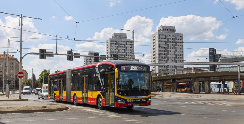 Elektryczny autobus przegubowy MAN Lion’s City 18 E.