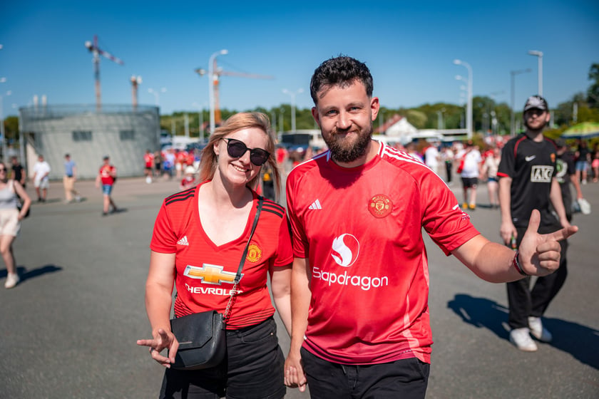 Kibice idą na Super Mecz Manchester United - AC Milan, 15 sierpnia 2026 r.