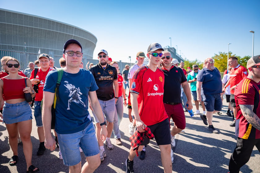 Kibice idą na Super Mecz Manchester United - AC Milan, 15 sierpnia 2026 r.