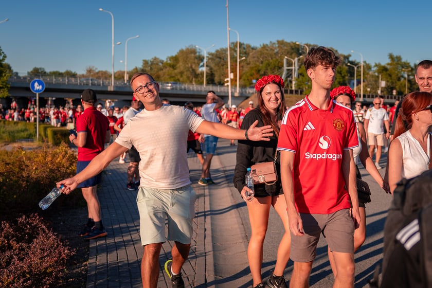 Kibice opuszczają Tarczyński Arena po Super Meczu AC Milan - Manchester United, 15 sierpnia 2026 r.