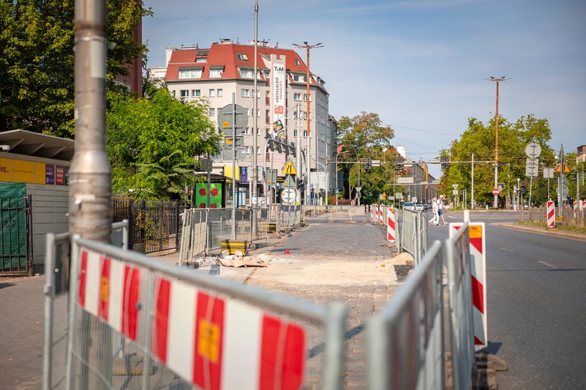Remont Al. Wiśniowej - wyłączenie zatoki przystankowej przy skrzyżowaniu z ul. Powstańców Śląskich.