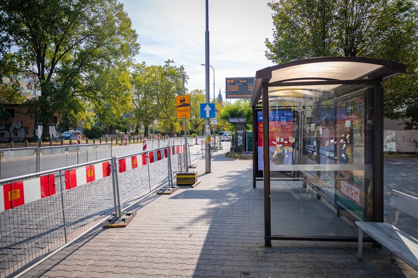 Remont Al. Wiśniowej - wyłączenie zatoki przystankowej przy skrzyżowaniu z ul. Powstańców Śląskich.