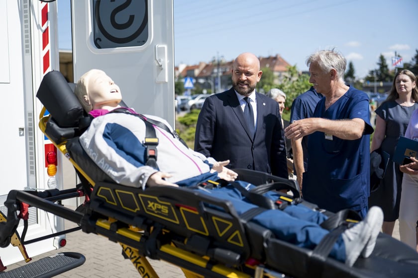 Świetnie wyposażony ambulans Shock Team został przekazany lekarzom z Uniwersyteckiego Szpitala Klinicznego