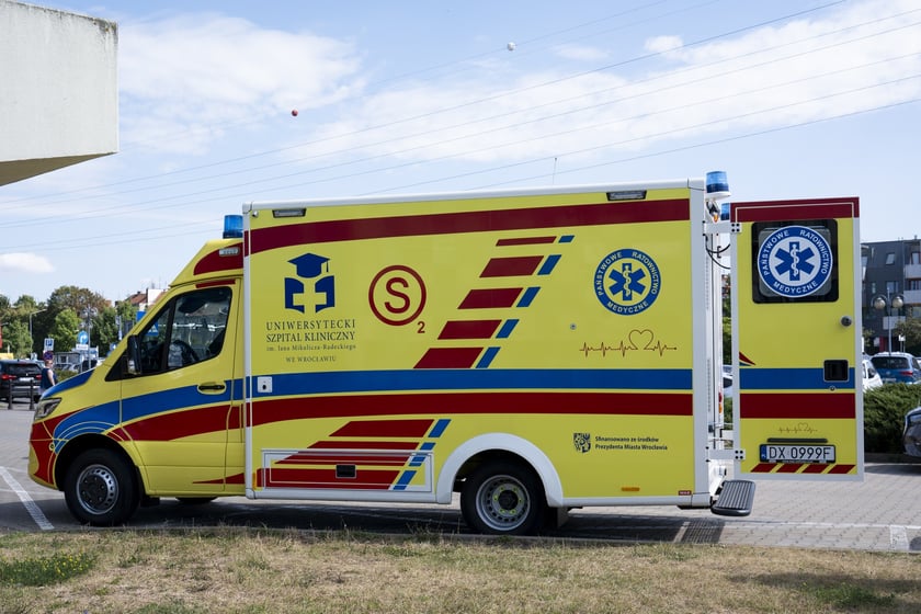 Świetnie wyposażony ambulans Shock Team został przekazany lekarzom z Uniwersyteckiego Szpitala Klinicznego