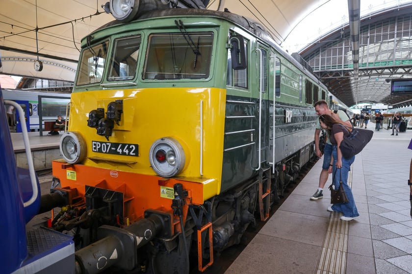 &bdquo;Nieśpieszny&rdquo; na dworcu Wrocław Gł&oacute;wny, piątek 21 sierpnia