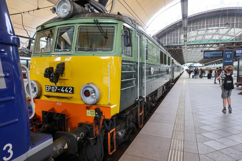 &bdquo;Nieśpieszny&rdquo; na dworcu Wrocław Gł&oacute;wny, piątek 21 sierpnia