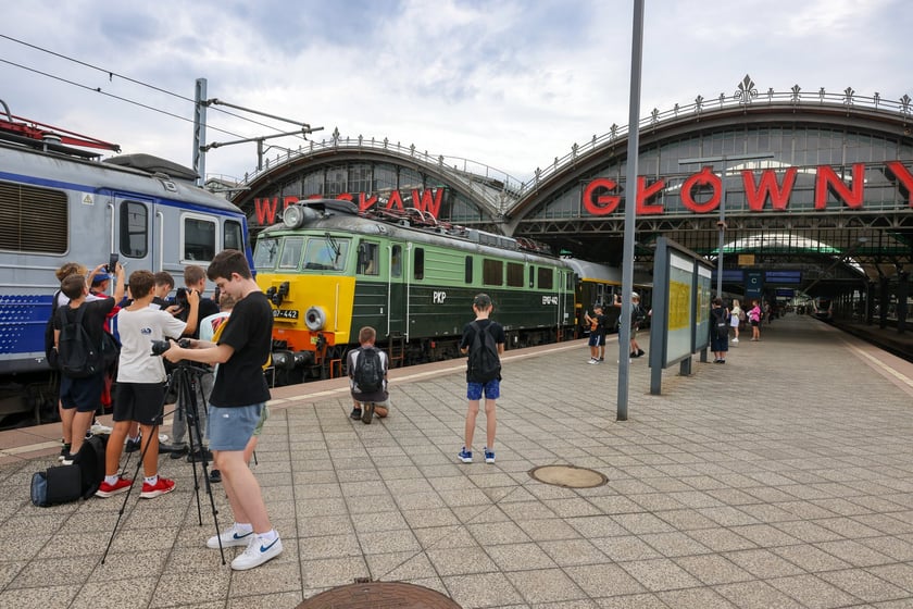 &bdquo;Nieśpieszny&rdquo; na dworcu Wrocław Gł&oacute;wny, piątek 21 sierpnia