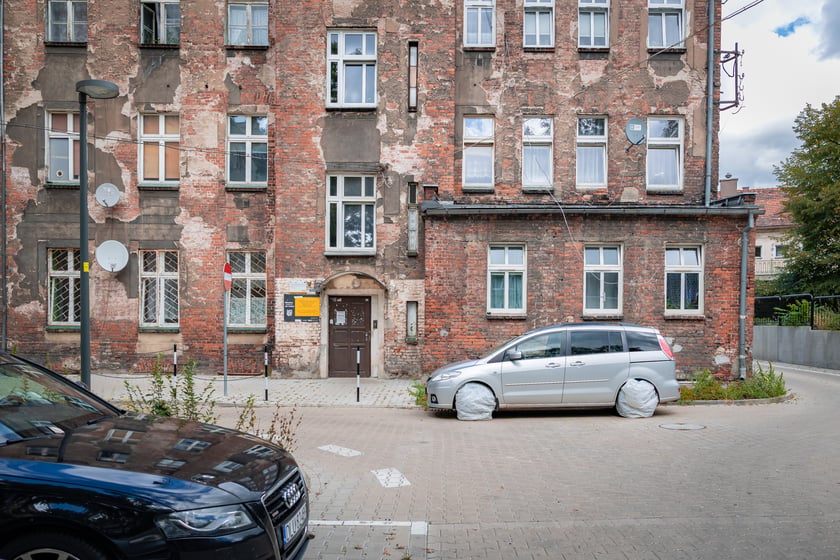 Kamienica w podwórzu przy ul. Wyszyńskiego 105a przejdzie kapitalny remont