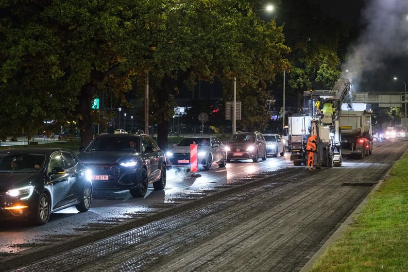 Nocne prace na ulicy Krzywoustego