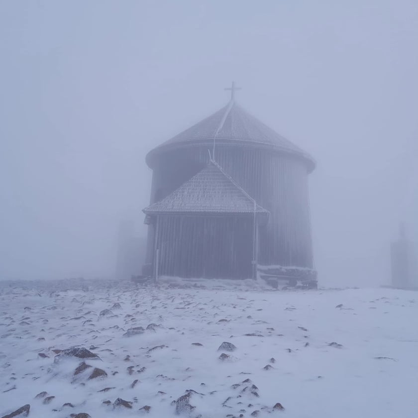 <p>Śnieg w Karkonoszach</p>