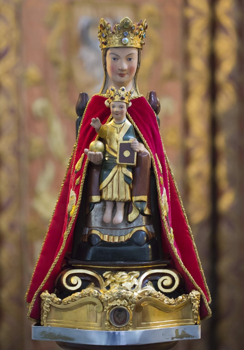 Matka Boża z Barda, najstarsza figura drewniana w Polsce