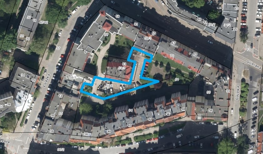 Lokalizacja konsultowanego terenu podwórka.