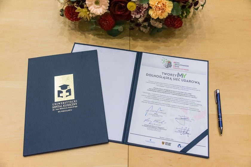 Podpisanie umowy konsorcjum Dolnośląskiej Sieci Udarowej.
