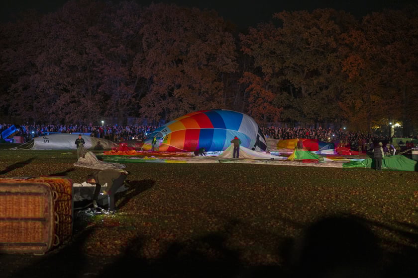 Rozpoczęcie Fiesty Balonowej o Puchar Prezydenta Wrocławia - wieczorny pokaz balonów na boisku przy Stadionie Olimpijskim.