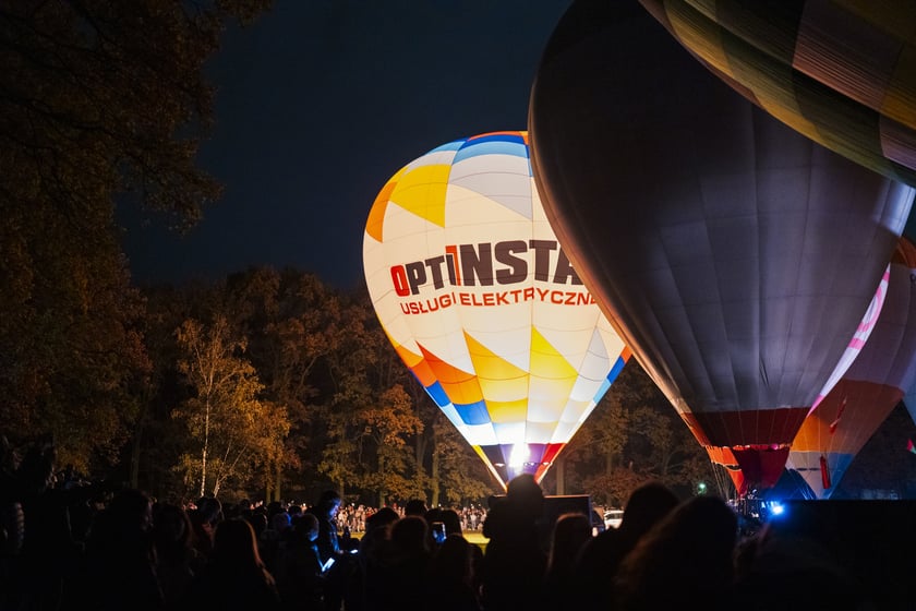 Rozpoczęcie Fiesty Balonowej o Puchar Prezydenta Wrocławia - wieczorny pokaz balonów na boisku przy Stadionie Olimpijskim.