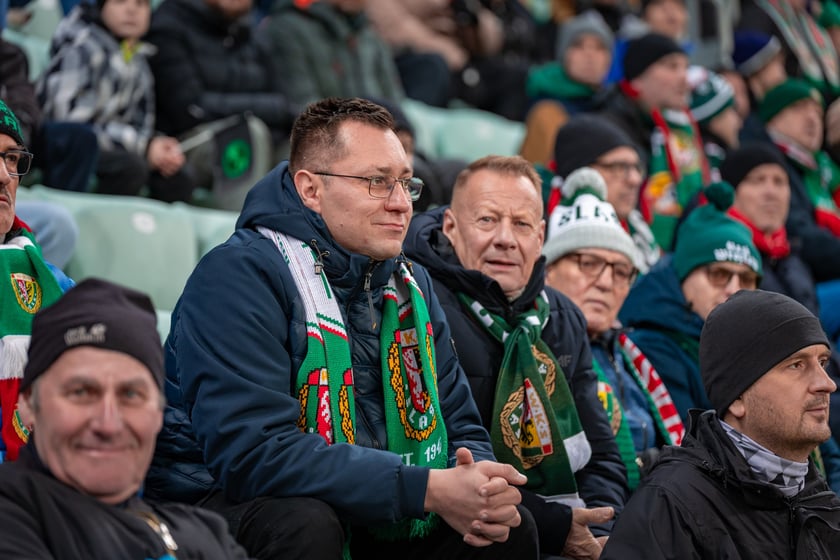 Kibice na meczu Śląska Wrocław z Rakowem Częstochowa.