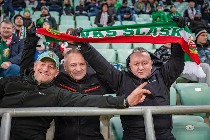 Kibice na meczu Śląska Wrocław z Rakowem Częstochowa.