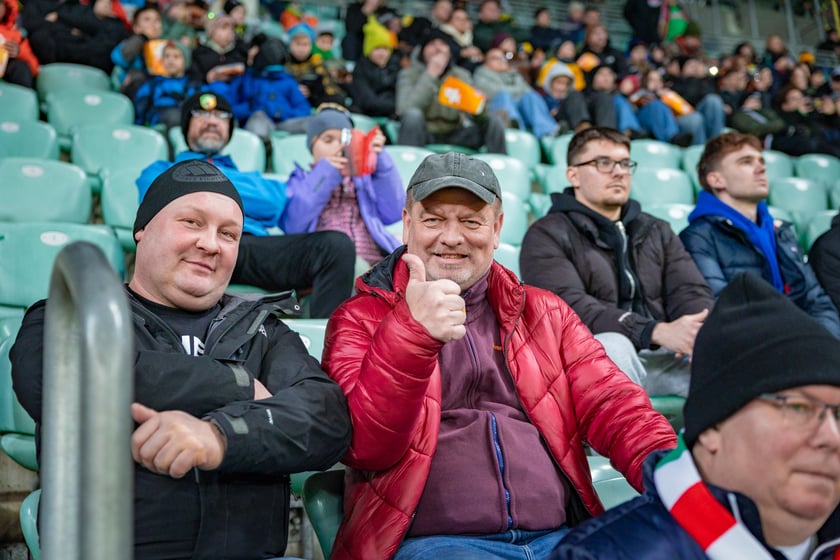 Kibice na meczu Śląska Wrocław z Rakowem Częstochowa.