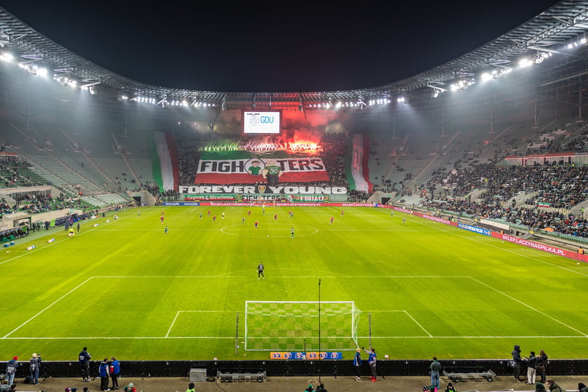 Kibice na meczu Śląska Wrocław z Rakowem Częstochowa.
