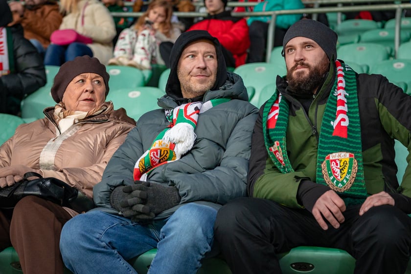 Kibice na meczu Śląska Wrocław z Rakowem Częstochowa.