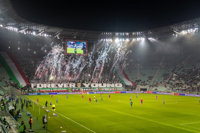 Kibice na meczu Śląska Wrocław z Rakowem Częstochowa.